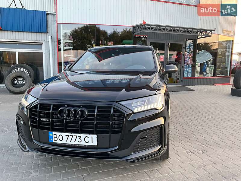 Внедорожник / Кроссовер Audi Q7 2023 в 