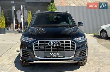 Позашляховик / Кросовер Audi Q7 2019 в 