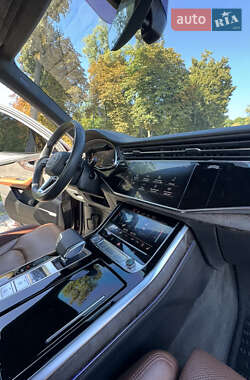 Позашляховик / Кросовер Audi Q7 2020 в 