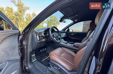 Позашляховик / Кросовер Audi Q7 2020 в 