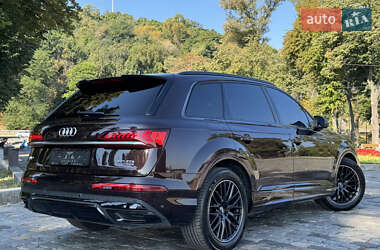Позашляховик / Кросовер Audi Q7 2020 в 
