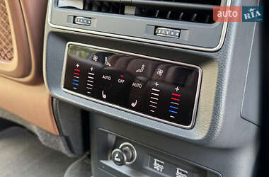 Позашляховик / Кросовер Audi Q7 2020 в 