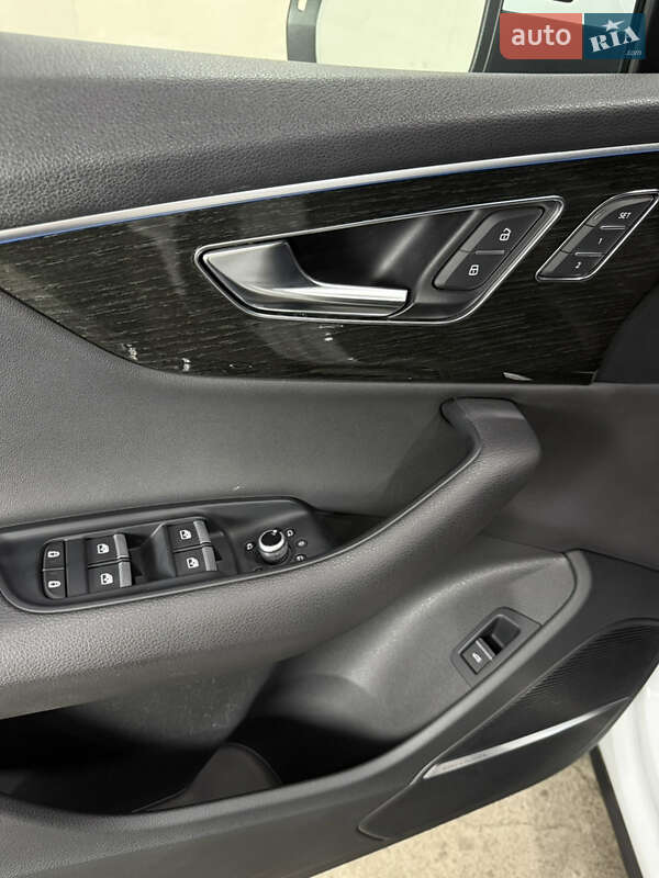 Позашляховик / Кросовер Audi Q7 2021 в Одесі фото 20 Позашляховик / Кросовер Audi Q7 2021 в Одесі