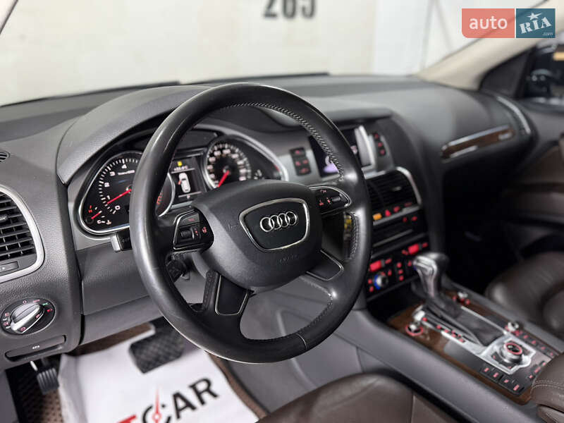 Позашляховик / Кросовер Audi Q7 2012 в Одесі