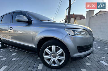 Позашляховик / Кросовер Audi Q7 2007 в 