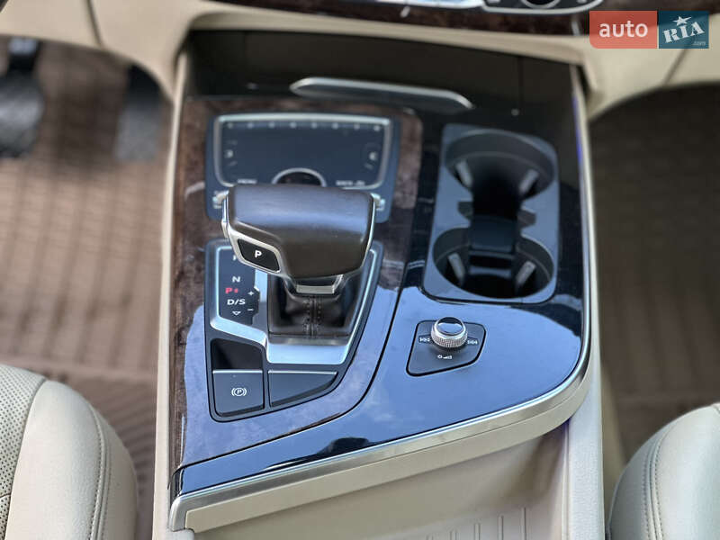 Внедорожник / Кроссовер Audi Q7 2016 в Луцке