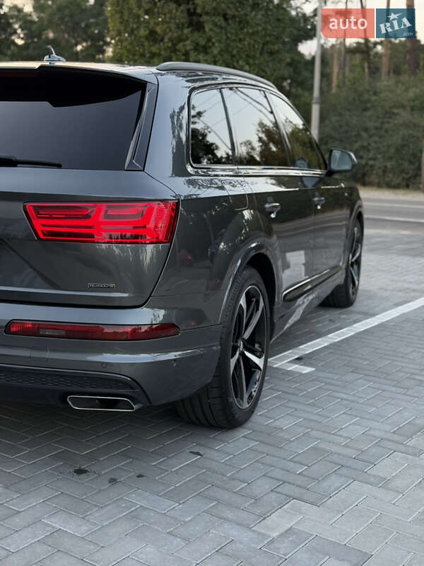 Позашляховик / Кросовер Audi Q7 2018 в Києві