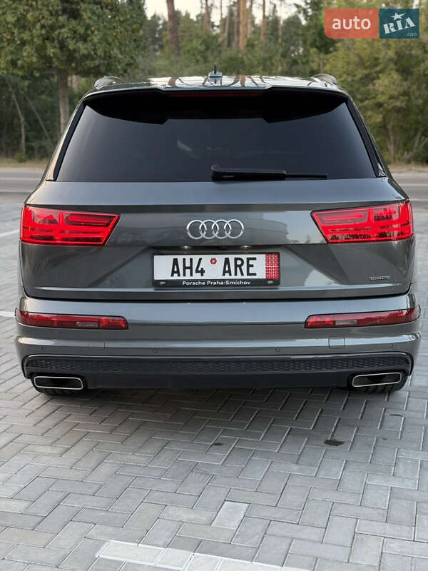 Позашляховик / Кросовер Audi Q7 2018 в Києві