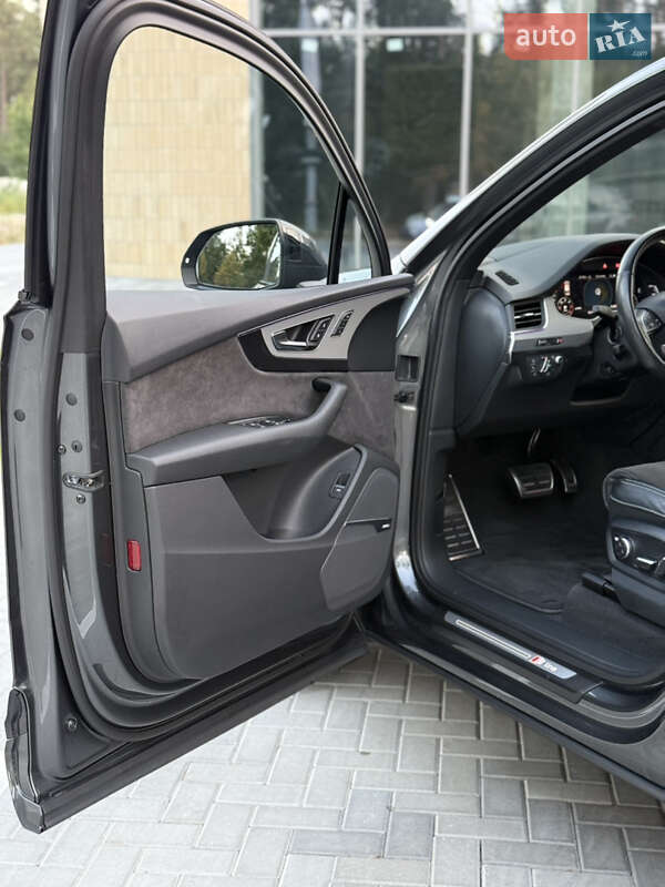 Позашляховик / Кросовер Audi Q7 2018 в Києві