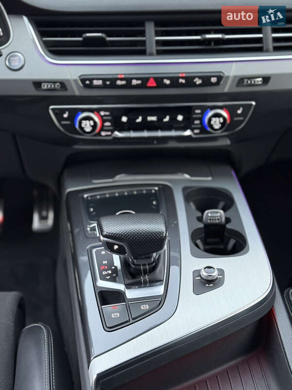 Позашляховик / Кросовер Audi Q7 2018 в Києві