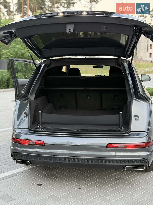 Позашляховик / Кросовер Audi Q7 2018 в Києві
