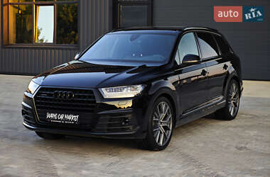 Позашляховик / Кросовер Audi Q7 2018 в 