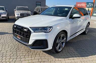 Позашляховик / Кросовер Audi Q7 2022 в 