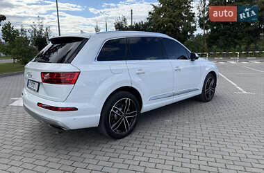 Позашляховик / Кросовер Audi Q7 2018 в 