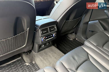 Позашляховик / Кросовер Audi Q7 2018 в 