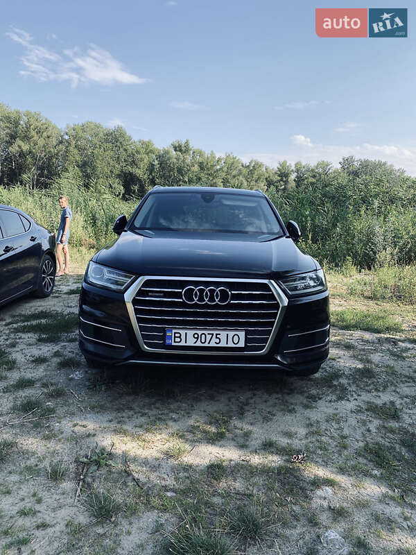 Позашляховик / Кросовер Audi Q7 2018 в Кременчуці
