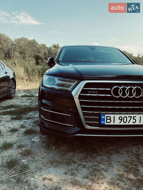 Позашляховик / Кросовер Audi Q7 2018 в Кременчуці