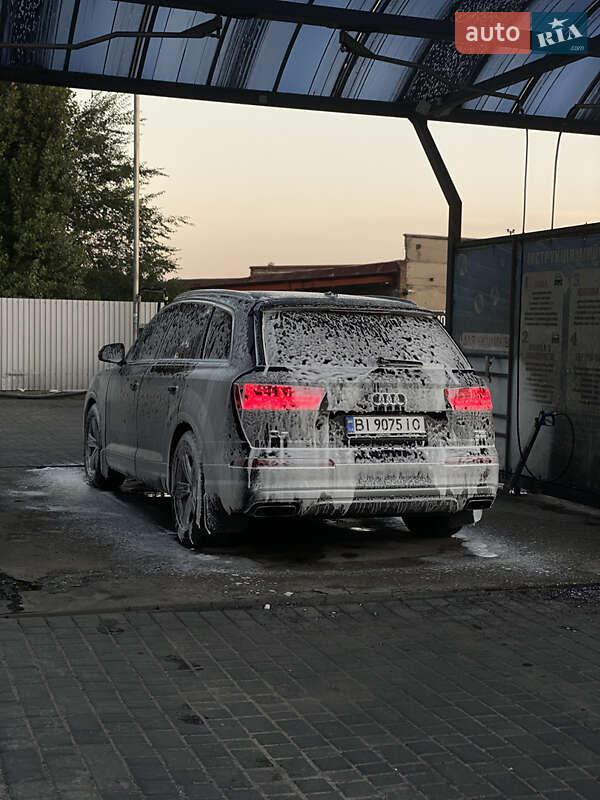 Позашляховик / Кросовер Audi Q7 2018 в Кременчуці