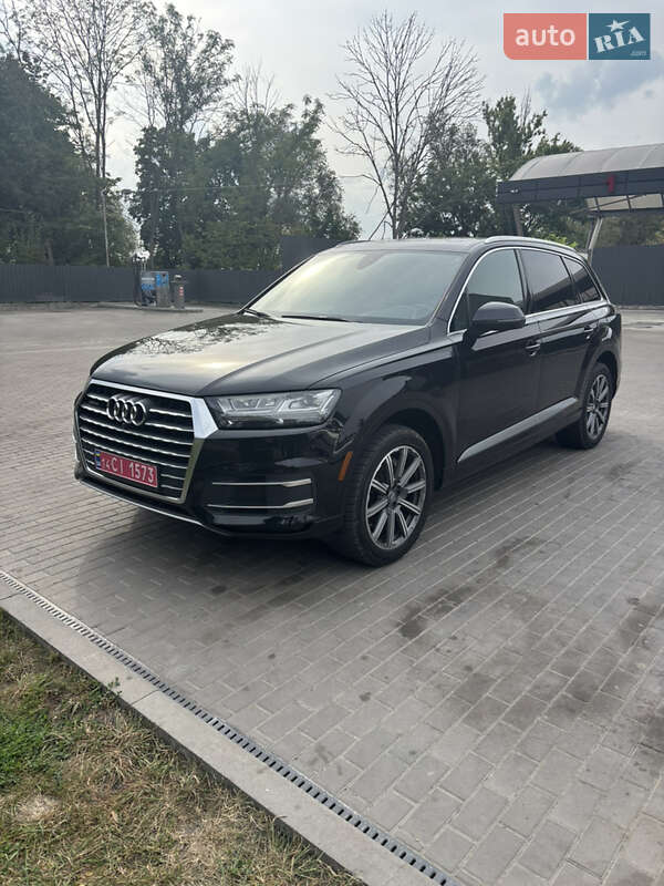 Внедорожник / Кроссовер Audi Q7 2019 в 