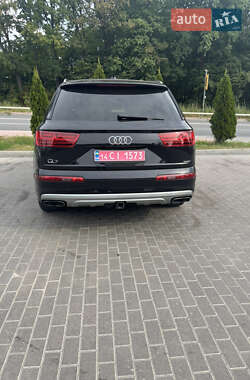 Внедорожник / Кроссовер Audi Q7 2019 в 