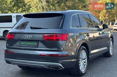 Внедорожник / Кроссовер Audi Q7 2015 в 