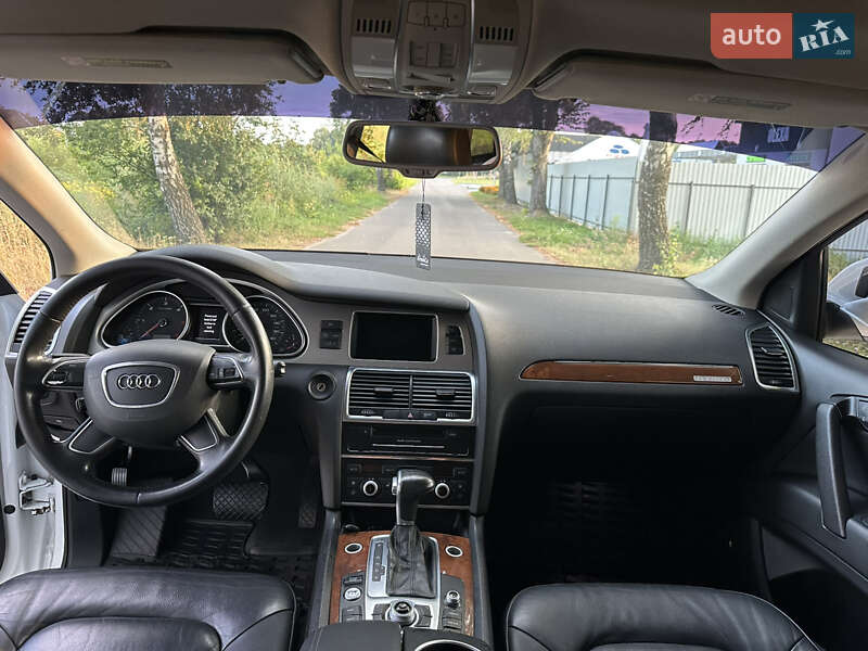 Позашляховик / Кросовер Audi Q7 2015 в Володимирі