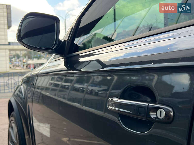 Позашляховик / Кросовер Audi Q7 2015 в Києві