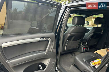 Внедорожник / Кроссовер Audi Q7 2015 в 