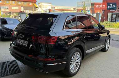 Позашляховик / Кросовер Audi Q7 2016 в 