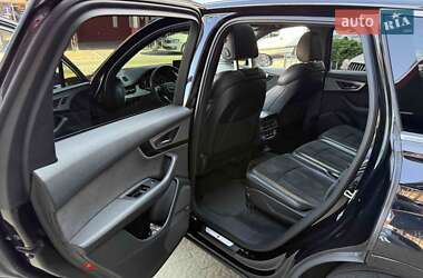 Позашляховик / Кросовер Audi Q7 2016 в 