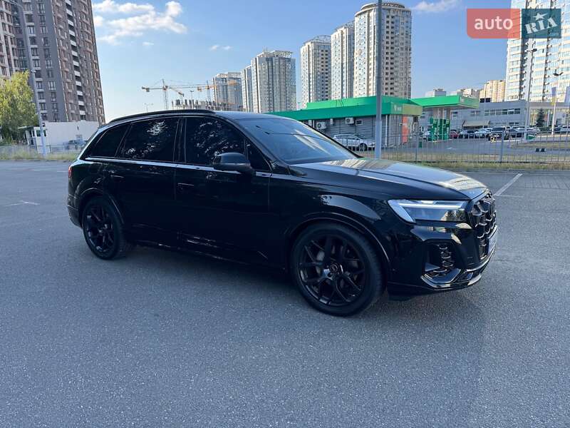 Позашляховик / Кросовер Audi Q7 2024 в Києві
