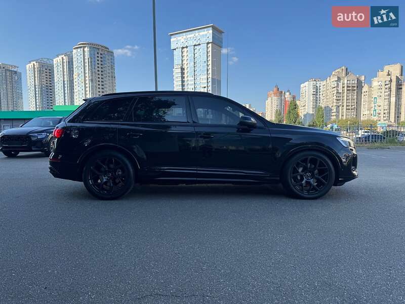 Позашляховик / Кросовер Audi Q7 2024 в Києві