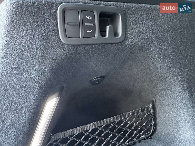 Позашляховик / Кросовер Audi Q7 2024 в Києві