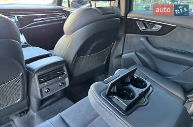 Внедорожник / Кроссовер Audi Q7 2024 в 