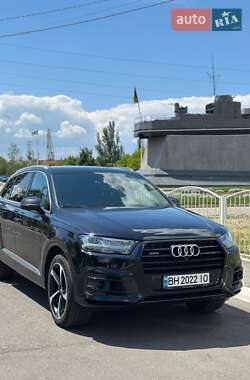 Внедорожник / Кроссовер Audi Q7 2015 в Измаиле