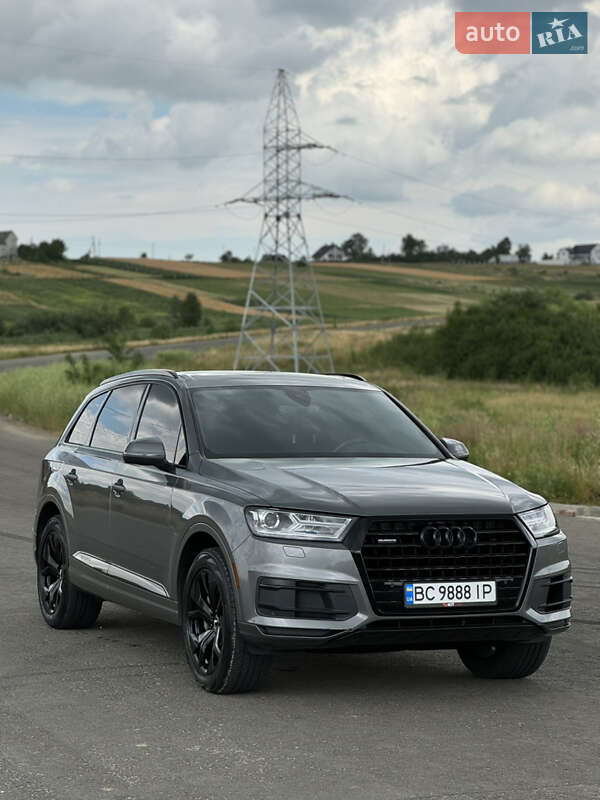 Позашляховик / Кросовер Audi Q7 2017 в 