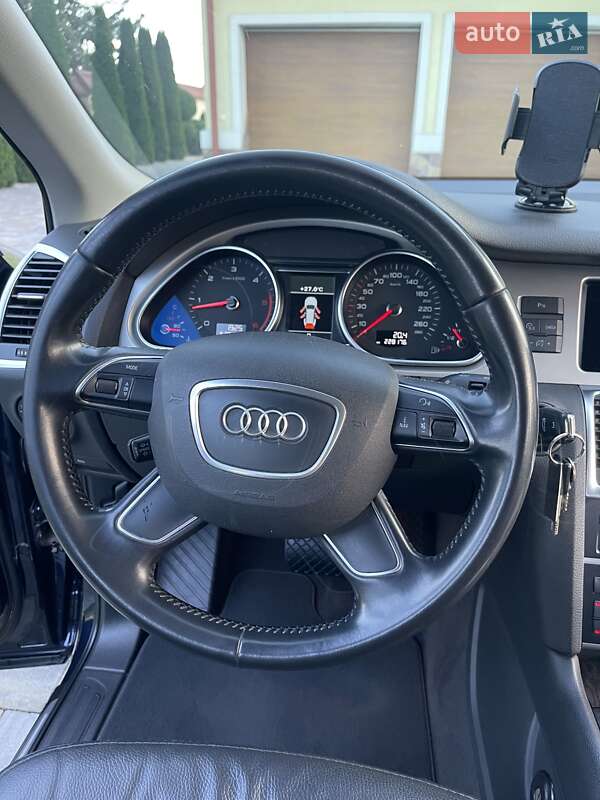 Позашляховик / Кросовер Audi Q7 2015 в Чорткові