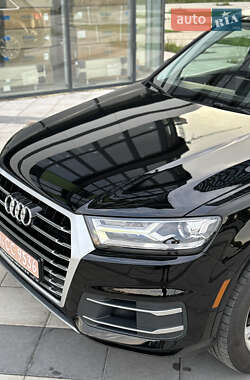 Позашляховик / Кросовер Audi Q7 2017 в 