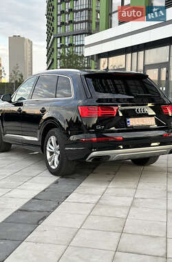 Позашляховик / Кросовер Audi Q7 2017 в 