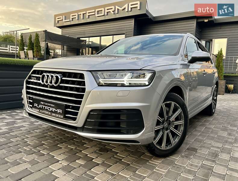 Позашляховик / Кросовер Audi Q7 2017 в 