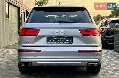 Позашляховик / Кросовер Audi Q7 2017 в 