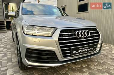 Позашляховик / Кросовер Audi Q7 2017 в 