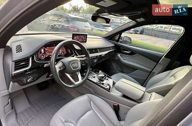 Позашляховик / Кросовер Audi Q7 2017 в 