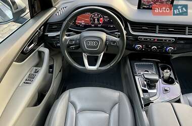 Позашляховик / Кросовер Audi Q7 2017 в 