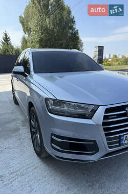 Внедорожник / Кроссовер Audi Q7 2017 в 