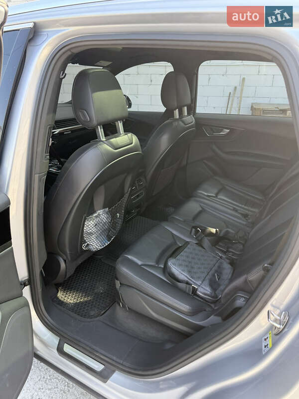 Внедорожник / Кроссовер Audi Q7 2017 в Киеве