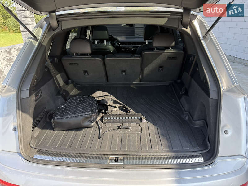 Внедорожник / Кроссовер Audi Q7 2017 в Киеве