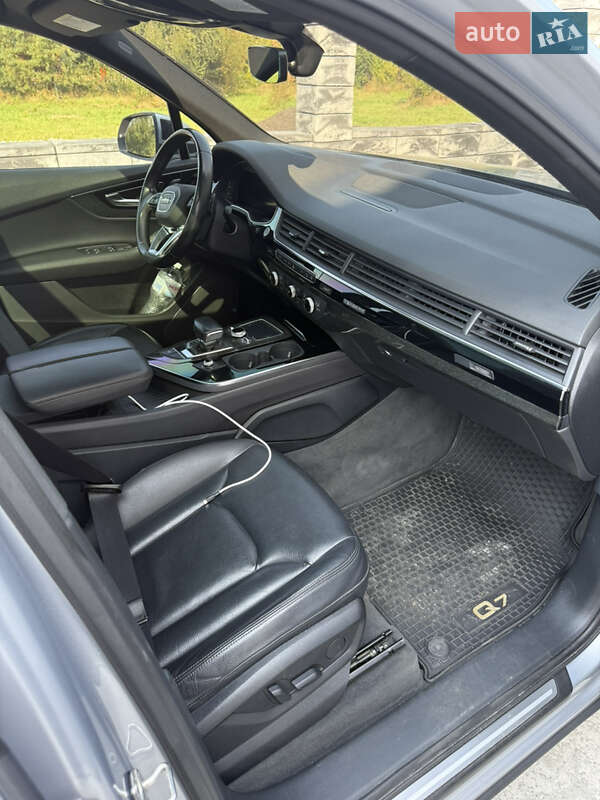 Внедорожник / Кроссовер Audi Q7 2017 в Киеве