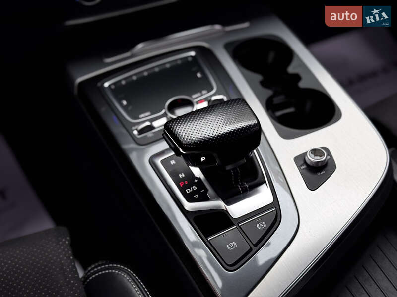 Внедорожник / Кроссовер Audi Q7 2015 в Ивано-Франковске