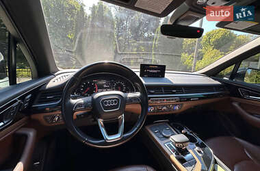 Позашляховик / Кросовер Audi Q7 2016 в 